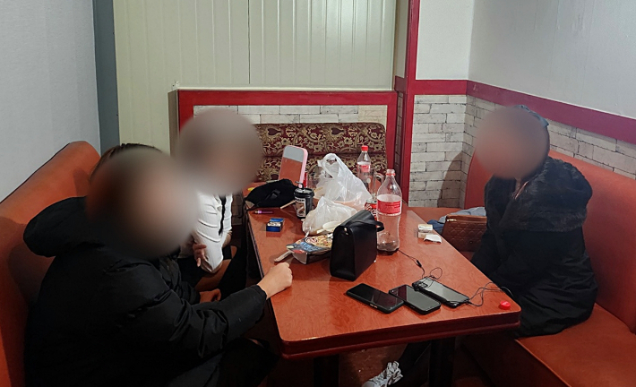 성매매 업소 단속 모습. 제주경찰청 제공