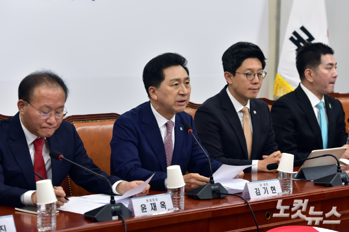 국민의힘 김기현 대표가 5일 서울 여의도 국회에서 열린 최고위원회의에서 발언을 하고 있다. 윤창원 기자