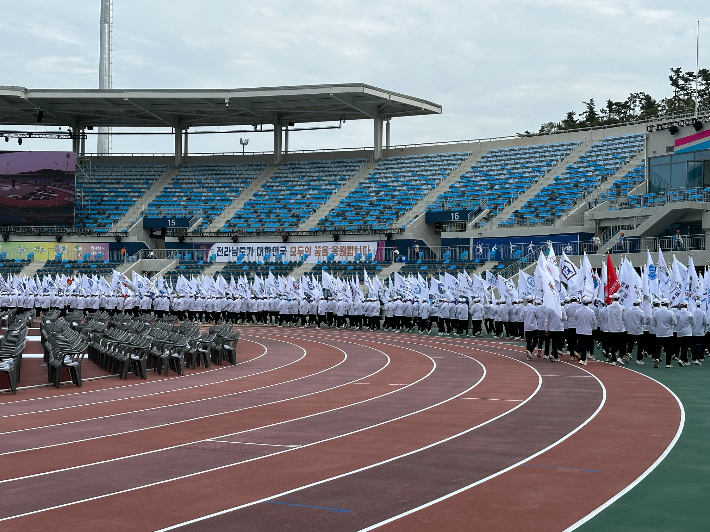 '제104회 전국체육대회' 개막일인 13일 오후 전남 목포시 목포종합경기장에서 개회식에 앞서 리허설이 진행되고 있다. 김한영 기자