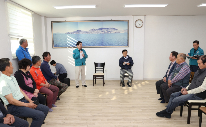 지난 14일, 고흥군은 피해어민들과 간담회를 가졌다. 고흥군 제공 