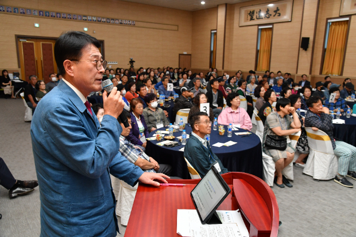 이순걸 울주군수는 지난 9월 21일 삼남읍 행정복지센터에서 마을 반장과의 대화를 열고 건의사항과 애로사항 등을 청취했다. 울주군 제공