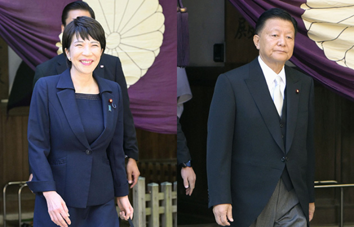 야스쿠니신사를 참배를 마친 다카이치 사나(왼쪽)과  일본 경제안보담당상과 신도 요시타카 일본 경제재생담당상. 연합뉴스
