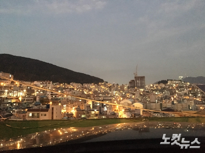 야경이 멋진 부산. 김유정 여행작가 