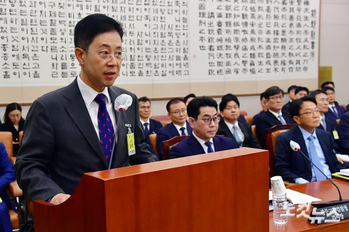 의원 질의에 답변하는 손준성 대구고검 차장검사