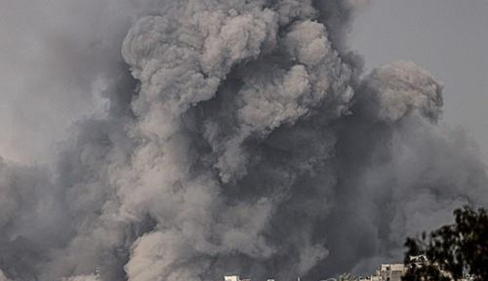이스라엘 공습으로 가자지구 북부 상공에 검은 연기가 피어오르고 있다. 연합뉴스