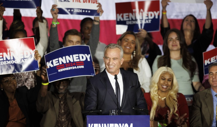 지난 4월 美 보스턴서 대선 출마 선언하는 케네디 주니어. 연합뉴스