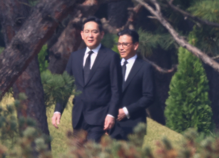 고 이건희 회장 3주기 추도식 참석한 이재용-김재열. 연합뉴스