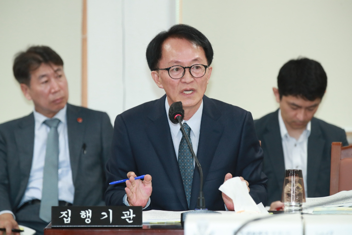 제6대 제주관광공사 고승철 사장 예정자에 대한 제주도의회 인사청문회가 30일 제주도의회에서 열렸다. 제주도의회 제공