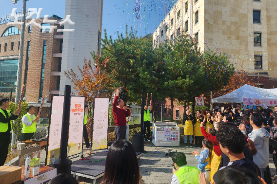 수원중앙침례교회 고명진 목사가 개회사를 전하고 있다.