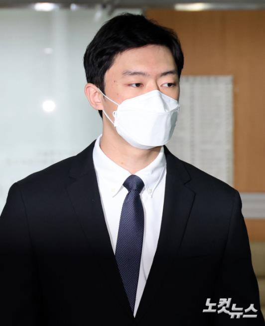 ‘마약 투약 혐의’ 전두환 손자 전우원, 첫 공판 출석