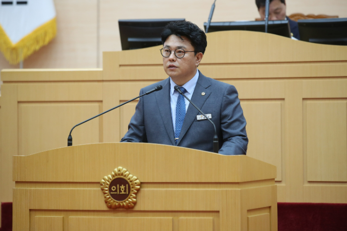 김호진 전남도의원이 1일 도의회 제376회 정례회 5분 발언을 통해 "농촌의 지속 가능한 발전을 위해 농부증 예방 및 관리에 정부와 지방자치단체가 적극적으로 나서야 한다"고 밝혔다. 전남도의회 제공