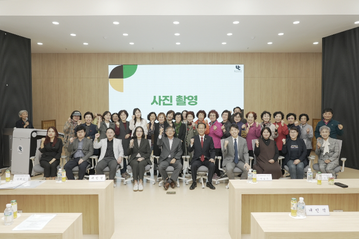 울산과학대학교는 3일 '초고령사회 진입에 따른 지역사회·대학교·관의 대응 방안'을 주제로 리빙랩 포럼을 열었다. 울산과학대 제공