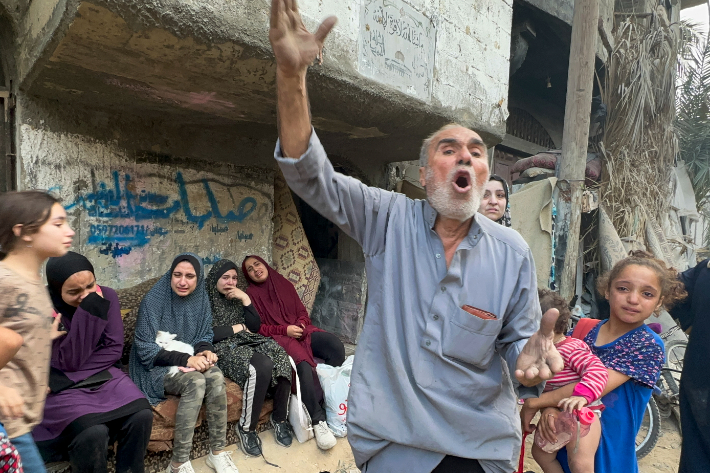이스라엘 공습으로 집 잃은 가자지구 주민. 연합뉴스 