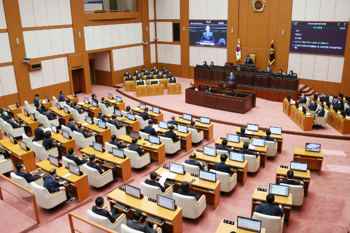 부산시의회 본회의장. 부산시의회 제공