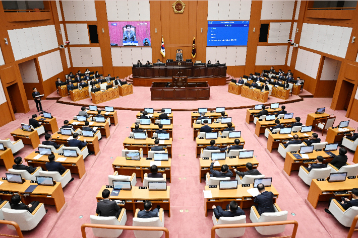 7일 제317회 정례회가 열리고 있는 부산시의회 본회의장. 부산시의회 제공