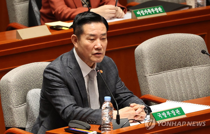 (서울=연합뉴스) 한상균 기자 = 신원식 국방부 장관이 7일 국회 예산결산특별위원회 전체회의에서 답변하고 있다. 2023.11.7 xyz@yna.co.kr 연합뉴스
