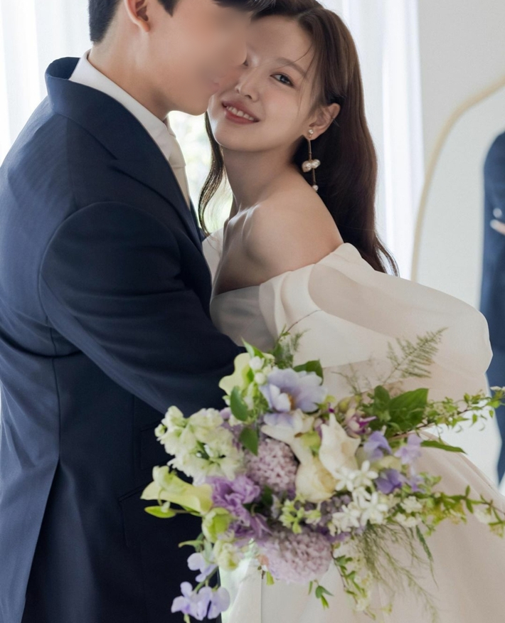 배우 김유정의 친언니인 김연정이 11일 결혼한다. 김연정 인스타그램