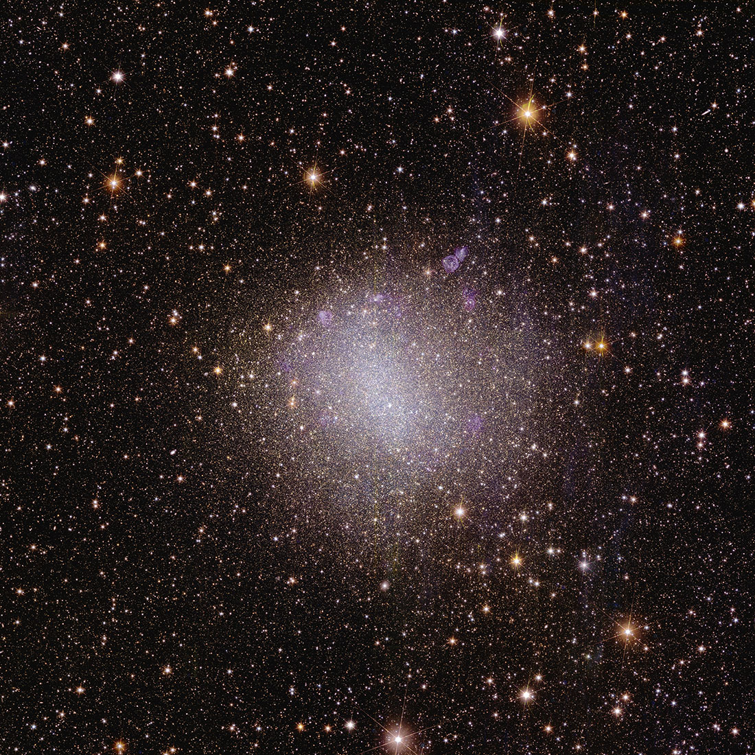 불규칙 은하 NGC 6822 전경. ESA/Euclid/Euclid Consortium/NASA, image processing by J.-C. Cuillandre (CEA Paris-Saclay), G. Anselmi, CC BY-SA 3.0 IGO