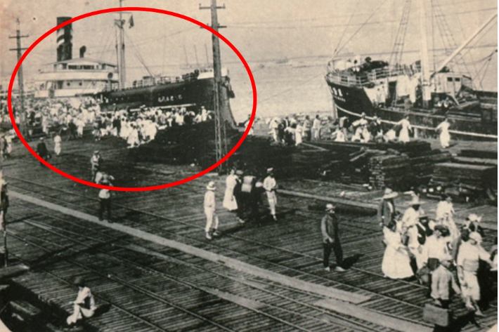 1927년 오사카항에 도착한 조선인들. 왼쪽에 있는 배가 군대환. 재일제주인센터 제공