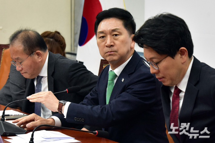 국민의힘 김기현 대표가 20일 서울 여의도 국회에서 열린 최고위원회의에 참석하고 있다. 윤창원 기자