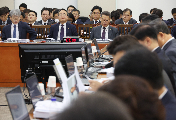  23일 국회에서 열린 행정안전위원회 전체회의에 행정안전부 고기동 차관이 출석해 있다. 연합뉴스