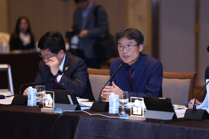 23일 인천송도센트럴파크호텔에서 열린 미래교육 비전선포식에서 천창수 울산교육감이 발언을 하고 있다. 울산광역시교육청 제공