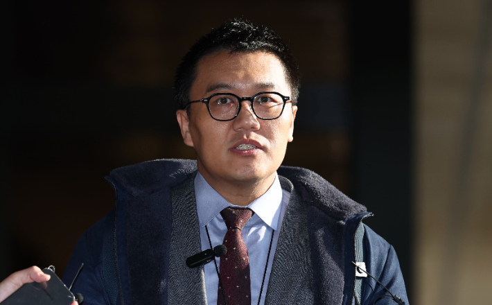 '尹 명예훼손' 혐의 허재현 기자, 피의자 신분 검찰 출석