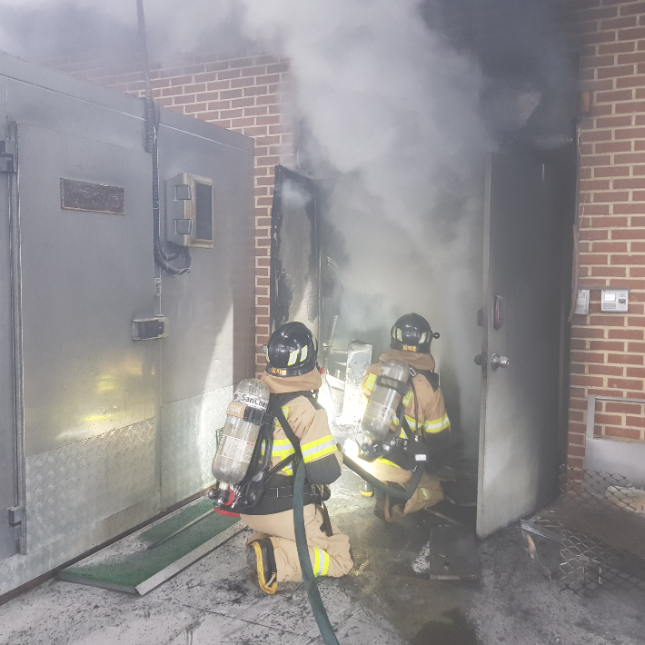 불이난 전주 양현고. 전북소방본부 제공