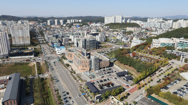 화성시청사 일대 항공사진. 화성시청 제공