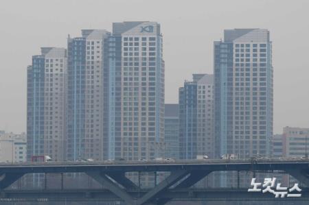 미세먼지로 탁한 도심