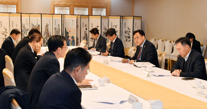 6일 정부서울청사에서 기획재정부 김병환 제1차관 주재로 '제11차 경제안보 핵심품목 TF 회의'가 열렸다. 기재부 제공