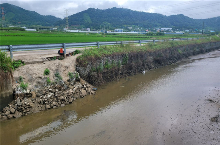 전라남도가 어려운 재정 여건에도 특별교부세 422억 원을 확보해 하천 범람으로 파손된 하천 정비 등에 나설 계획이다. 전라남도 제공