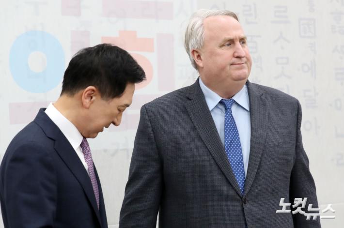 국회 당대표실 찾은 인요한 혁신위원장