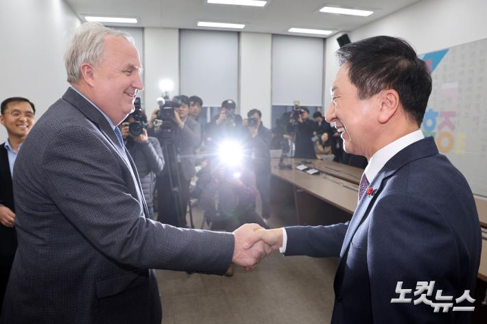 인요한-김기현, 전격회동