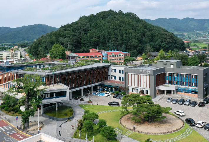 장수군청 전경. 장수군 제공