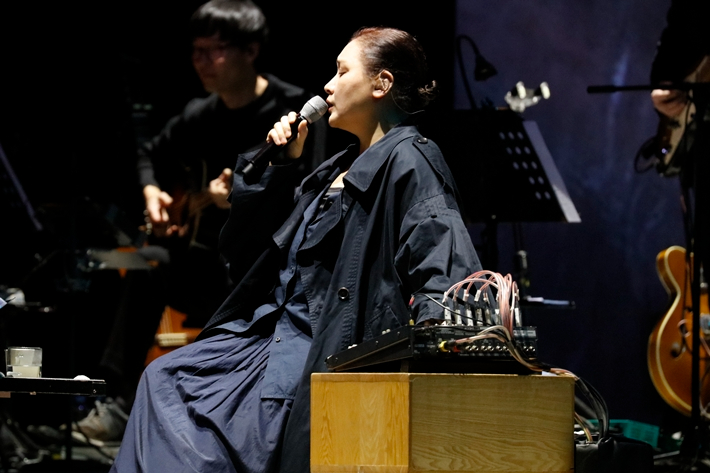 이소라는 지난 7일부터 10일까지 서울 동대문구 경희대학교 평화의전당에서 30주년 기념 콘서트 '소라에게'를 열었다. 에르타알레 엔터테인먼트 제공