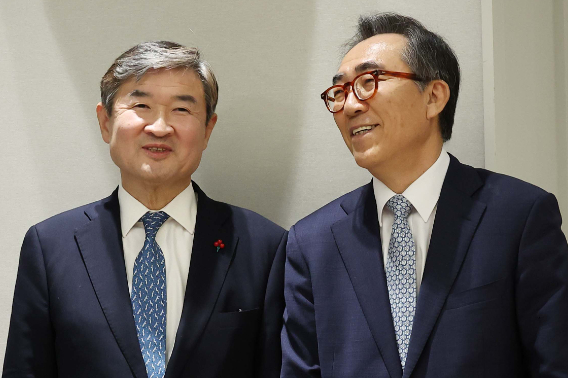 국가정보원장 후보자로 지명된 조태용 국가안보실장(왼쪽)과 외교부 장관 후보자로 지명된 조태열 전 외교부 2차관. 연합뉴스