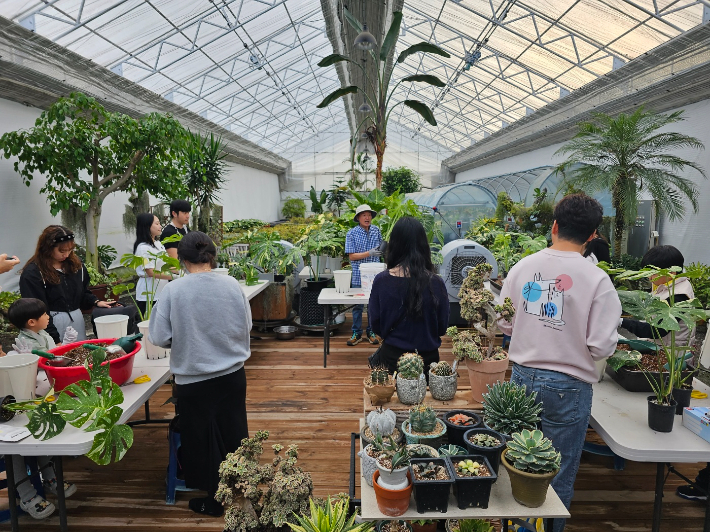 스마트팜 전문기업인 플랜시아에서 운영하는 스마트팜 체험농장 '도심숲'. 플랜시아 제공