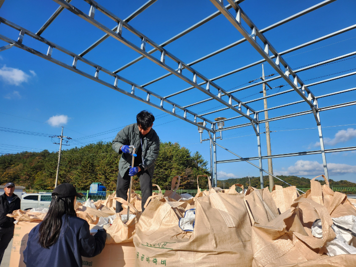 공공비축미 매입. 경남도청 제공 