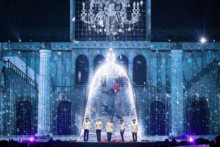 투모로우바이투게더는 데뷔 4년 만에 고척 스카이돔에서 단독 콘서트를 열게 됐다. 빅히트 뮤직 제공