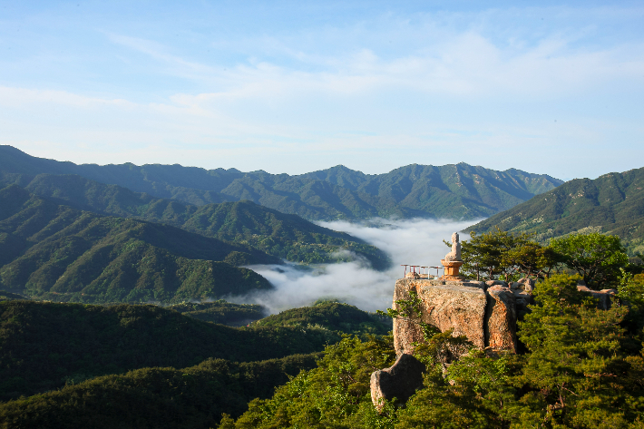 창녕 관룡산 용선대. 경남도청 제공 