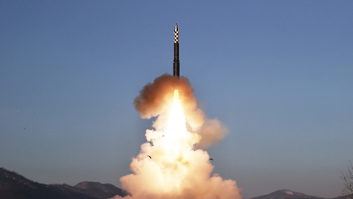 대륙간탄도미사일(ICBM) 화성-18형 발사훈련. 연합뉴스 