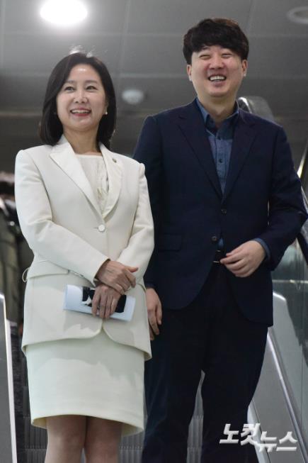 환하게 웃는 이준석-허은아