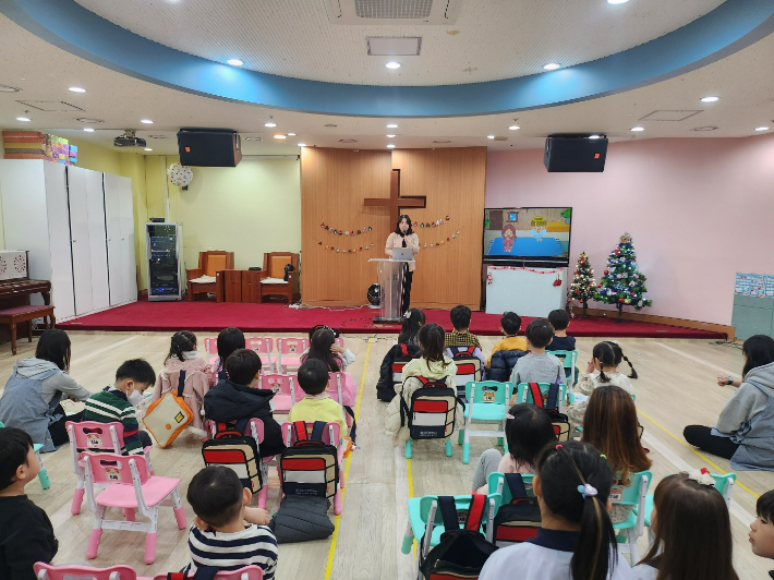 예수님의 성품을 닮아 하나님이 기뻐하시는 사람이 되도록 훈련하기 위해 이달부터 '어린이 성품학교'를 운영할 예정이다.