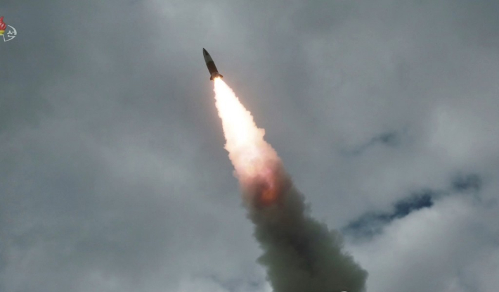 북한의 단거리 탄도 미사일 비행 모습. 연합뉴스