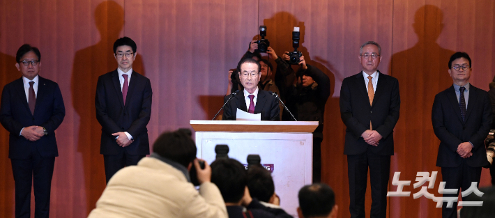 태영그룹 윤세영 창업회장이 9일 오전 서울 여의도 태영건설 본사에서 워크아웃 관련 기자회견을 가졌다. 황진환 기자