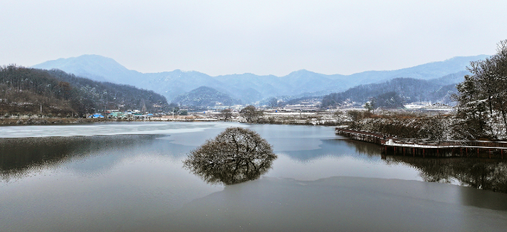 사리면 소매저수지. 괴산군 제공