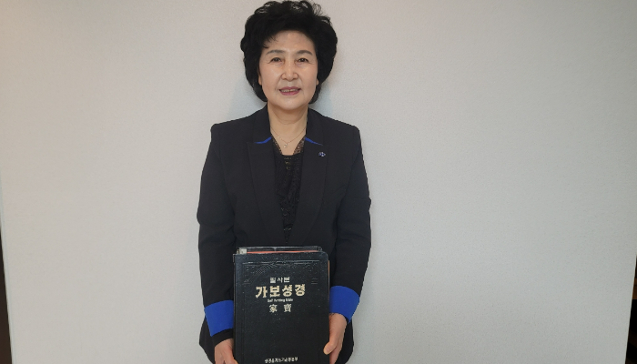 [말씀으로 시작하는 새해 ②] 성경 필사로 은혜 받은 하정희 권사