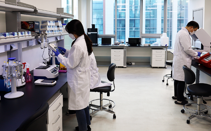 테라젠헬스 마이크로바이옴 랩. 롯데헬스케어 제공