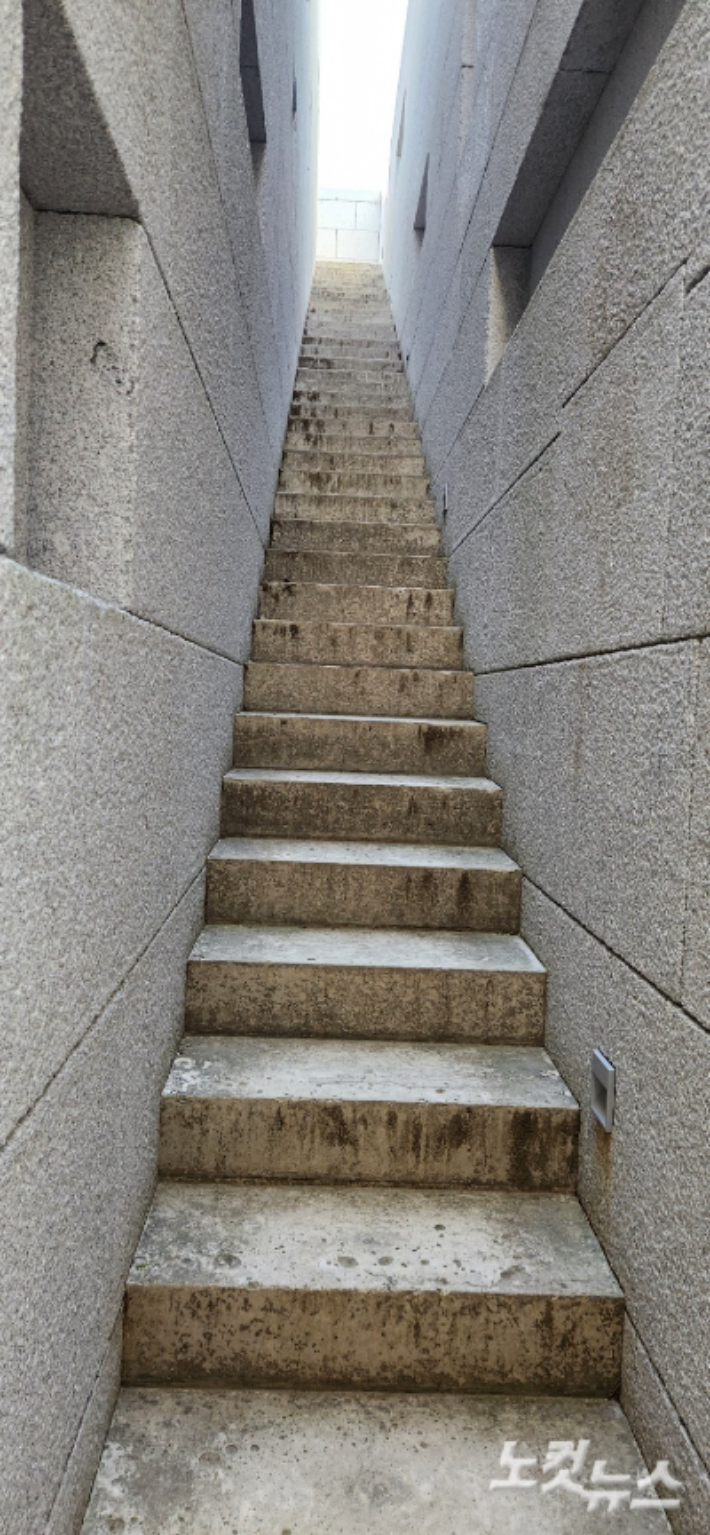 명정 피안으로 이르는 길. 이재기 기자